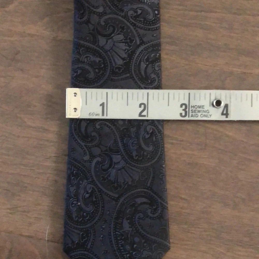 Elegant Black boy’s Paisley silk Tie